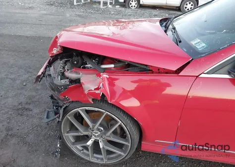 2010 Mercedes-Benz C 300 Sport z USA, uszkodzony, nr VIN WDDGF5EB0AR112028